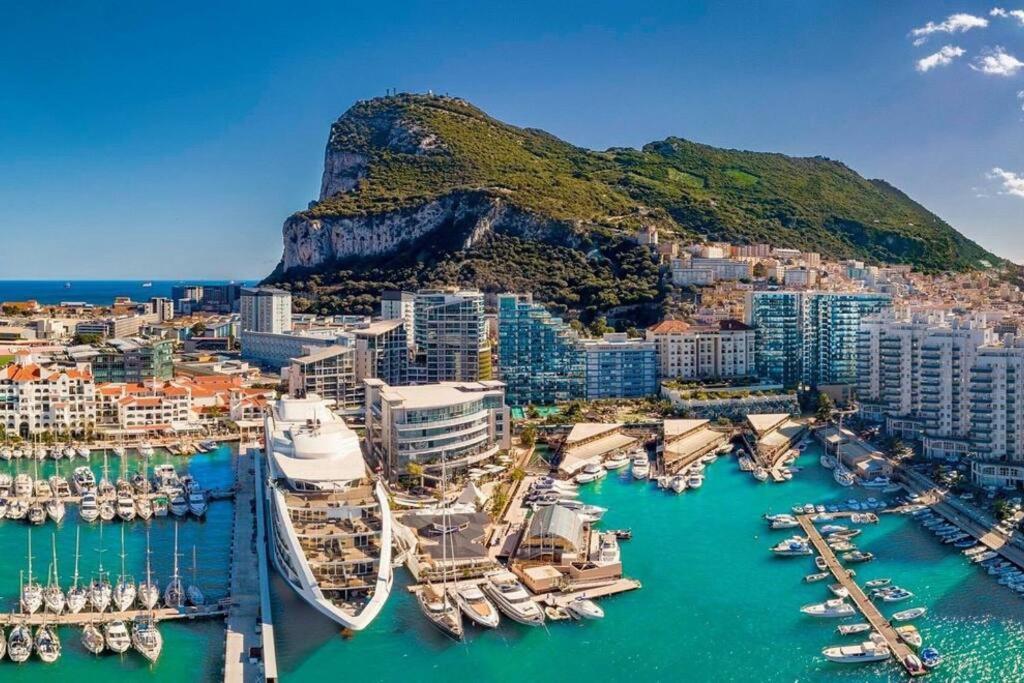 Gibraltar Luxury With Rooftop Pools & Views Exterior foto